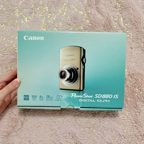 Canon Powershot SD880 IS Digital Elph camera bundle - Picture 2 of 8
